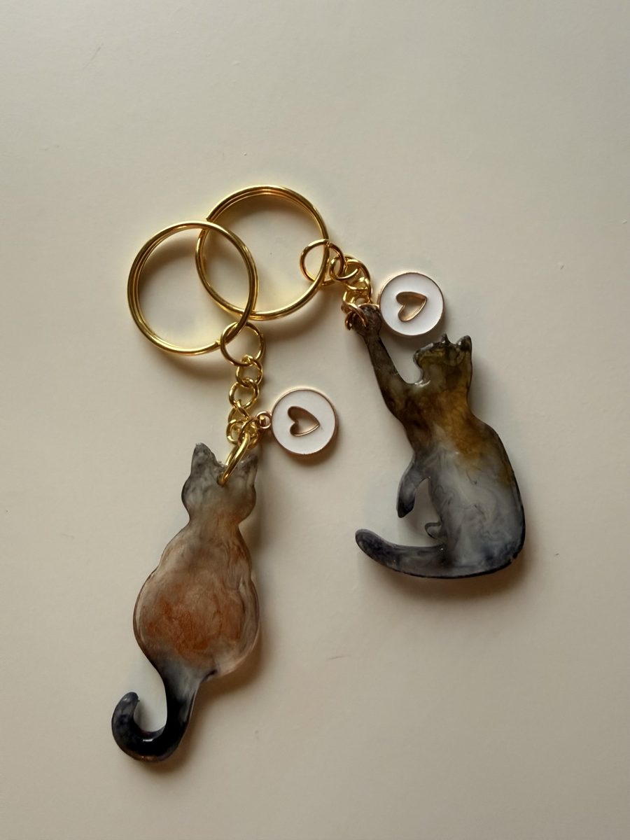 Cat-shaped resin keychains